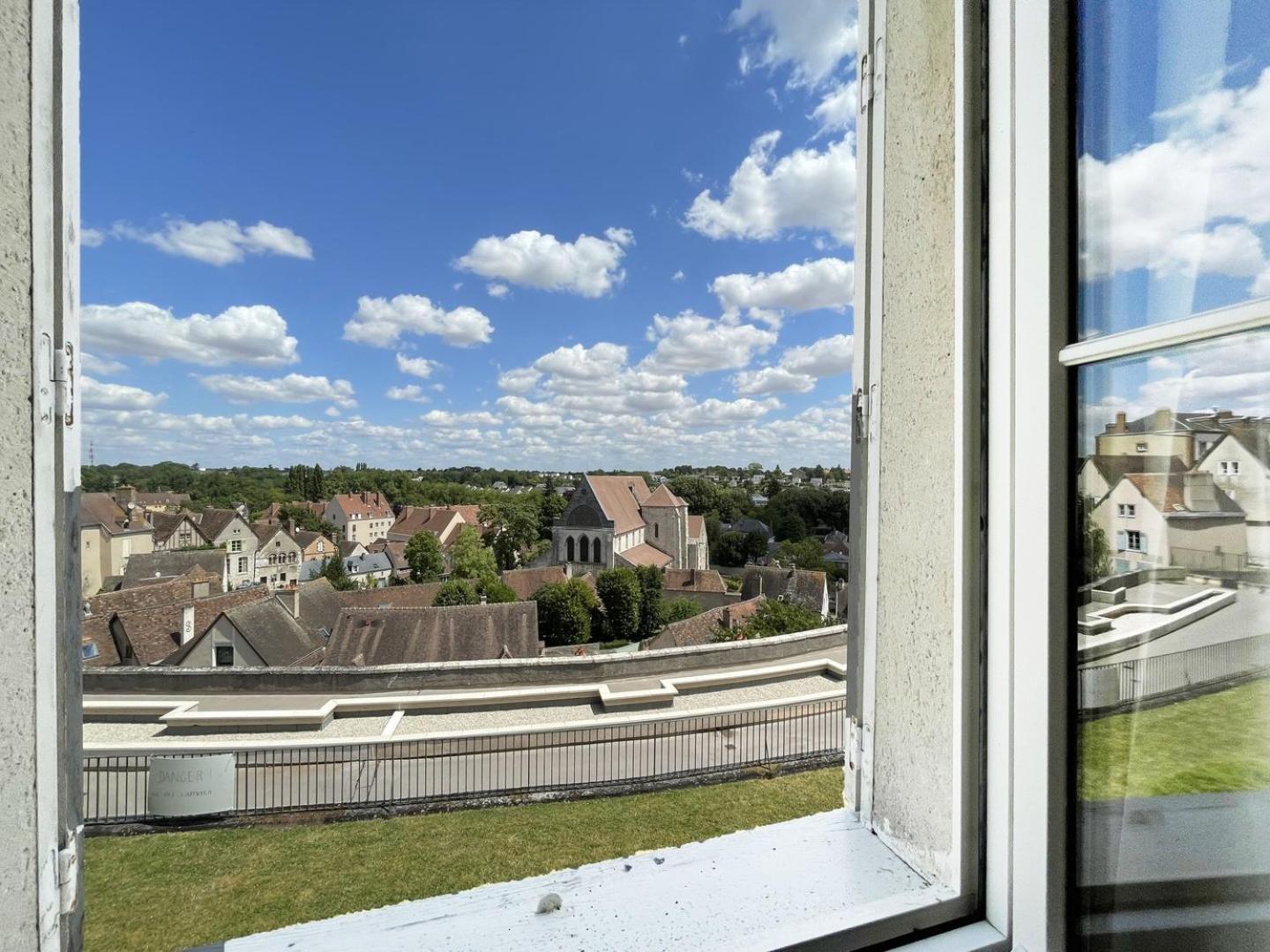 L'Horizon - Entree Independante - Parking Lejlighed Chartres Eksteriør billede